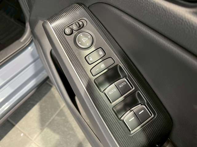 ホンダ シビック　ハイブリッド ２．０ Ｅ：ＨＥＶ R4年 (近畿) 99