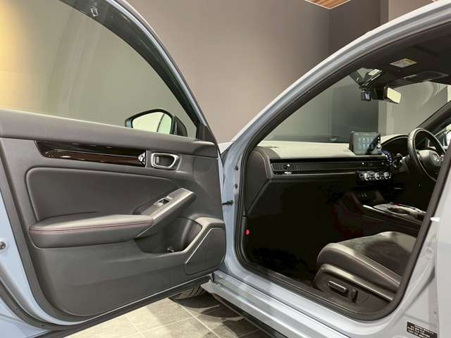 ホンダ シビック　ハイブリッド ２．０ Ｅ：ＨＥＶ R4年 (近畿) 99