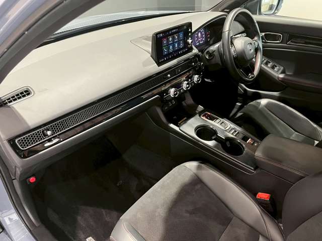 ホンダ シビック　ハイブリッド ２．０ Ｅ：ＨＥＶ R4年 (近畿) 99