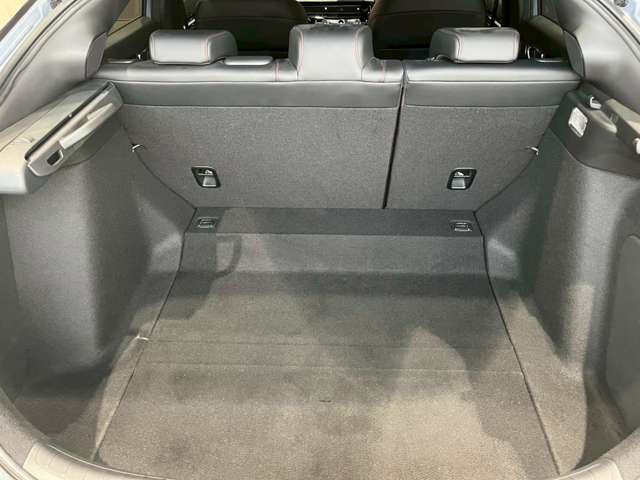 ホンダ シビック　ハイブリッド ２．０ Ｅ：ＨＥＶ R4年 (近畿) 99