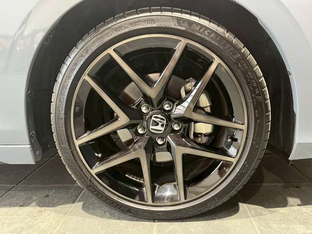 ホンダ シビック　ハイブリッド ２．０ Ｅ：ＨＥＶ R4年 (近畿) 99