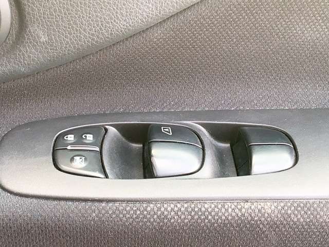 日産 セレナ ２．０ ハイウェイスター Ｇ Ｓ－ＨＹＢＲＩＤ H25年 (九州・沖縄) 99