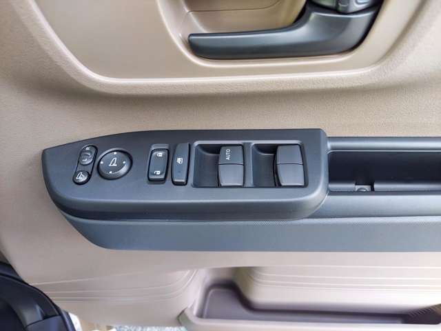 ホンダ Ｎ　ＢＯＸ ジョイ ６６０ ２トーン R6年 (九州・沖縄) 99