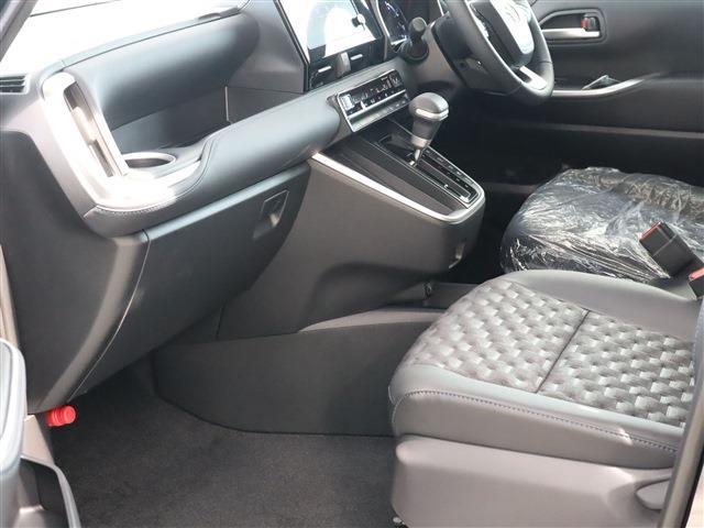 トヨタ ヴォクシー １．８ ハイブリッド Ｓ－Ｚ R7年 (東海) 99