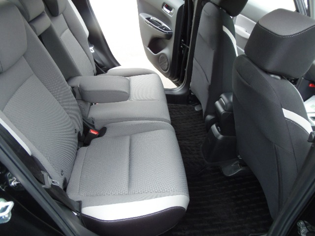 ホンダ フィット　ハイブリッド １．５ Ｅ：ＨＥＶ クロスター R2年 (東海) 99