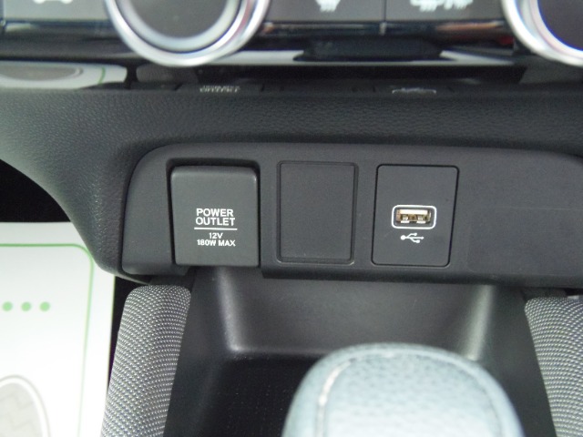 ホンダ フィット　ハイブリッド １．５ Ｅ：ＨＥＶ クロスター R2年 (東海) 99