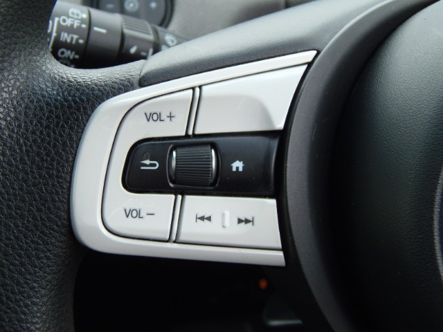 ホンダ フィット　ハイブリッド １．５ Ｅ：ＨＥＶ クロスター R2年 (東海) 99