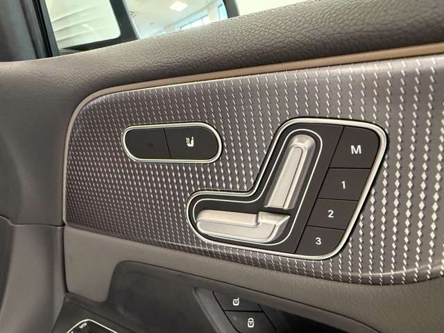 メルセデスベンツ ＥＱＢ ２５０ ＭＰ２０２３０１ R5年 (関東) 99