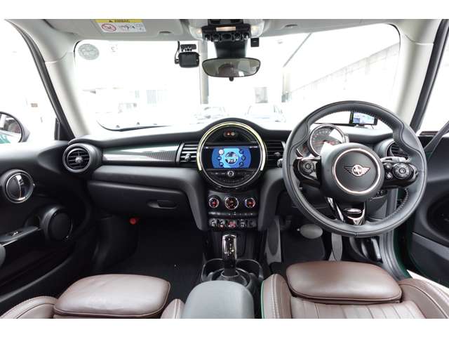 ミニ ミニ クーパー ３ドア ６０イヤーズ エディション ＤＣＴ R2年 (近畿) 99