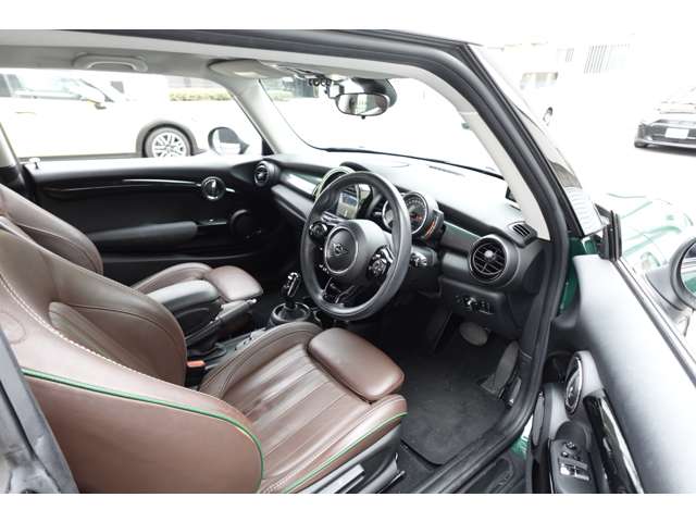 ミニ ミニ クーパー ３ドア ６０イヤーズ エディション ＤＣＴ R2年 (近畿) 99