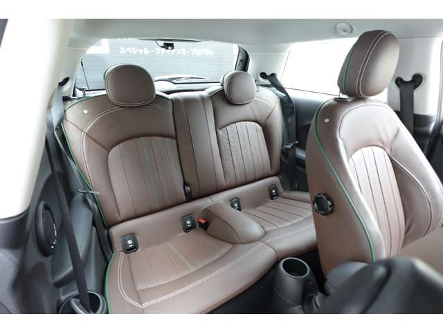 ミニ ミニ クーパー ３ドア ６０イヤーズ エディション ＤＣＴ R2年 (近畿) 99