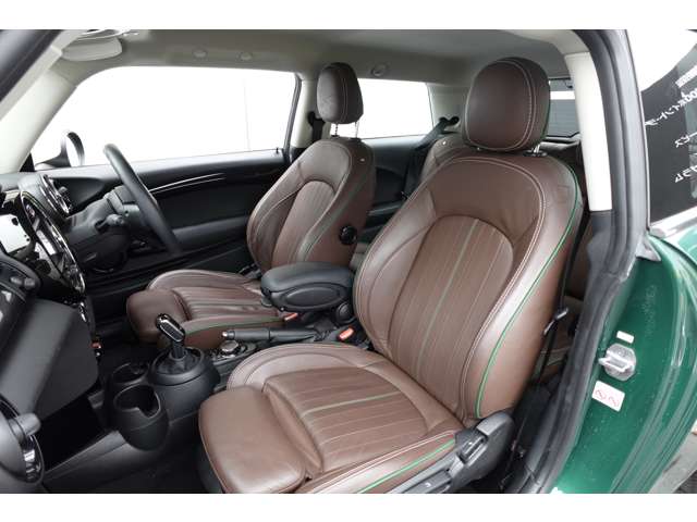 ミニ ミニ クーパー ３ドア ６０イヤーズ エディション ＤＣＴ R2年 (近畿) 99