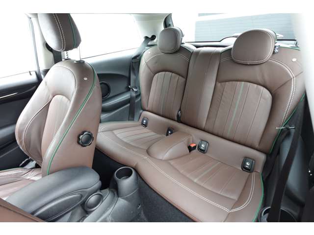 ミニ ミニ クーパー ３ドア ６０イヤーズ エディション ＤＣＴ R2年 (近畿) 99