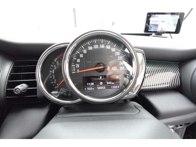 ミニ ミニ クーパー ３ドア ６０イヤーズ エディション ＤＣＴ R2年 (近畿) 99