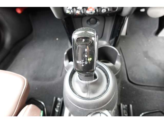 ミニ ミニ クーパー ３ドア ６０イヤーズ エディション ＤＣＴ R2年 (近畿) 99