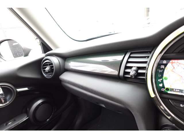 ミニ ミニ クーパー ３ドア ６０イヤーズ エディション ＤＣＴ R2年 (近畿) 99