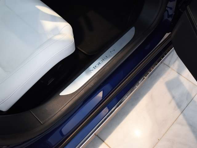 テスラ モデルＳ １００Ｄ H30年 (関東) 99