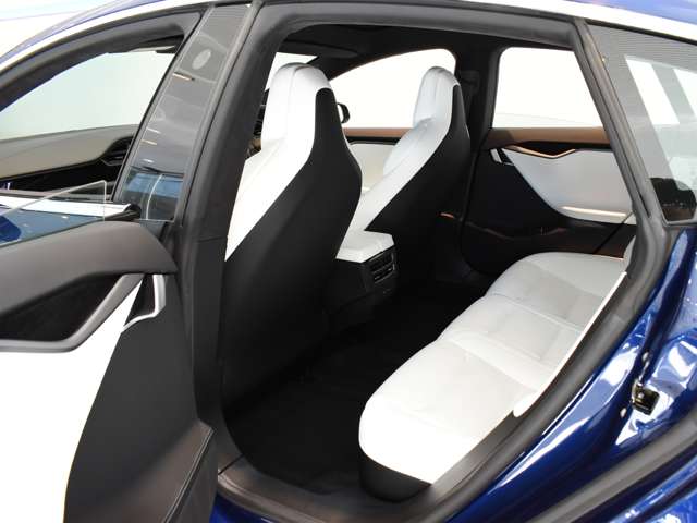 テスラ モデルＳ １００Ｄ H30年 (関東) 99