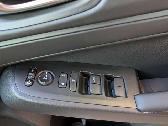 ホンダ ヴェゼル １．５ Ｅ：ＨＥＶ Ｘ R6年 (関東) 99