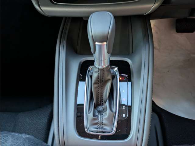 ホンダ ヴェゼル １．５ Ｅ：ＨＥＶ Ｘ R6年 (関東) 99