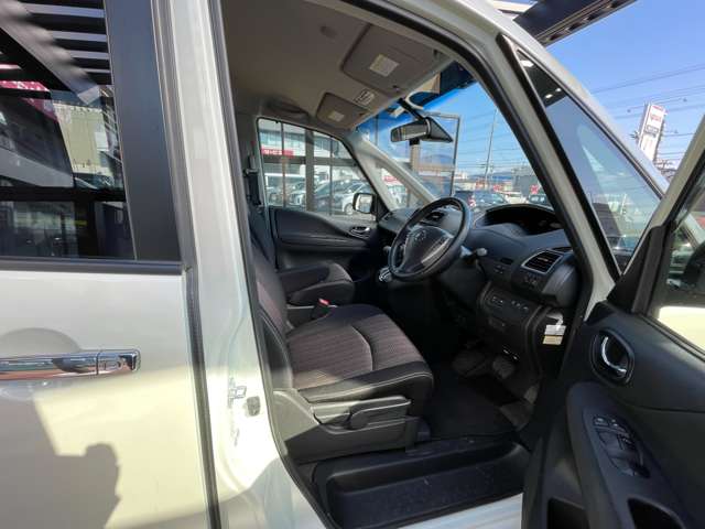 日産 セレナ ２．０ ハイウェイスター Ｖセレクション＋ＳＡＦＥＴＹＩＩ ４ＷＤ H27年 (東北) 99