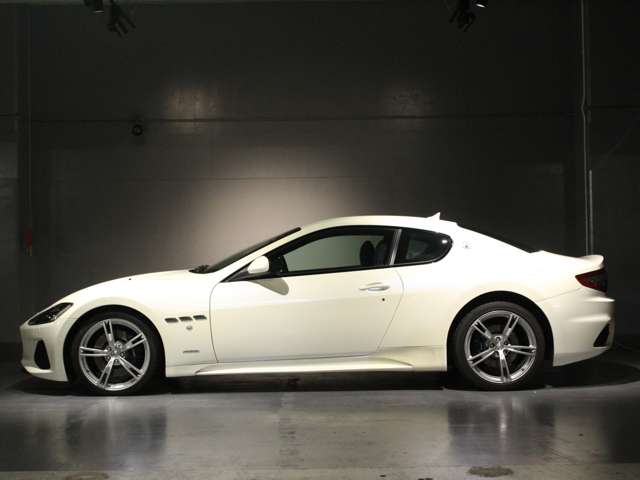 マセラティ グラントゥーリズモ スポーツ R1年 (関東) 99