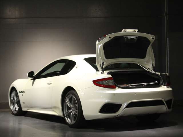 マセラティ グラントゥーリズモ スポーツ R1年 (関東) 99