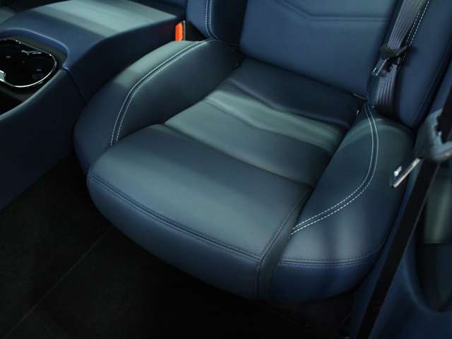 マセラティ グラントゥーリズモ スポーツ R1年 (関東) 99