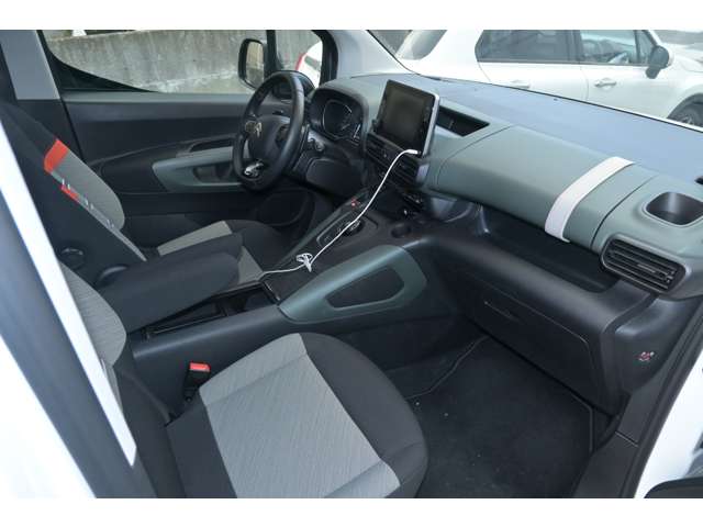 シトロエン ベルランゴ ＰＵＲＥＴＥＣＨ１３０ Ｓ＆Ｓ ＥＡＴ８ ＸＴＲ R6年 (関東) 99