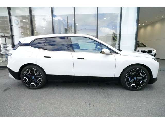 ＢＭＷ ｉＸ Ｘドライブ４０ ４ＷＤ R5年 (近畿) 99