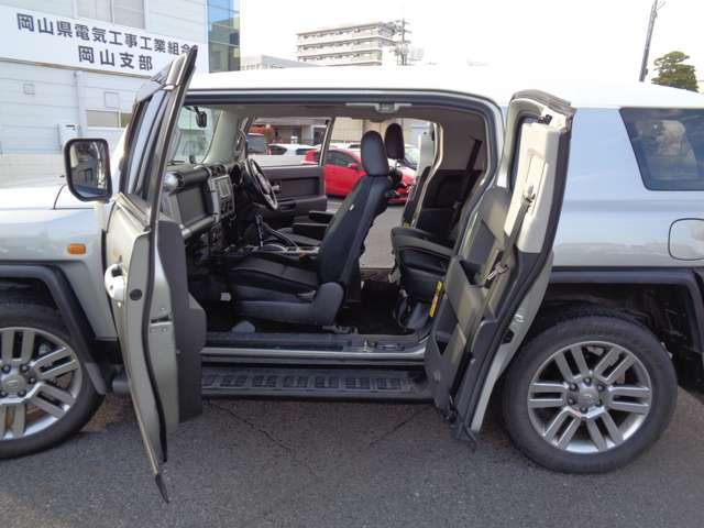 トヨタ ＦＪ　クルーザー ４．０ カラーパッケージ ４ＷＤ H23年 (中国) 99