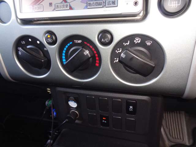 トヨタ ＦＪ　クルーザー ４．０ カラーパッケージ ４ＷＤ H23年 (中国) 99