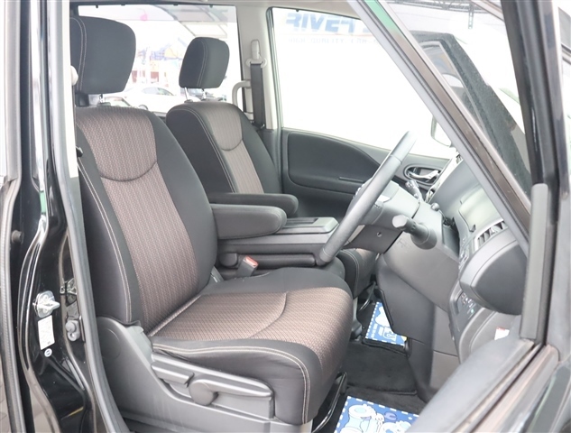 日産 セレナ ２．０ ハイウェイスター Ｓ－ＨＹＢＲＩＤ アドバンストセーフティ パッケージ H26年 (関東) 99