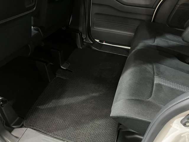 ホンダ Ｎ　ＢＯＸ カスタム ６６０ Ｌ ４ＷＤ R5年 (北海道) 99