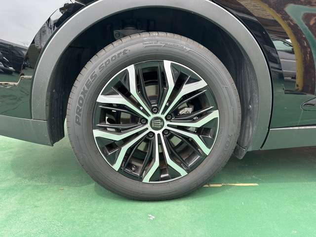 トヨタ クラウン　クロスオーバー　ハイブリッド ２．５ Ｇ Ｅ－ＦＯＵＲ ４ＷＤ R6年 (東海) 99