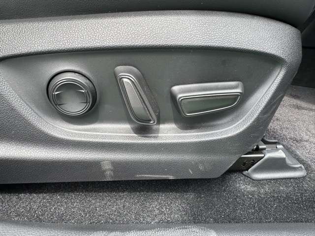 トヨタ クラウン　クロスオーバー　ハイブリッド ２．５ Ｇ Ｅ－ＦＯＵＲ ４ＷＤ R6年 (東海) 99