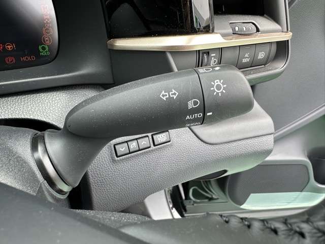 トヨタ クラウン　クロスオーバー　ハイブリッド ２．５ Ｇ Ｅ－ＦＯＵＲ ４ＷＤ R6年 (東海) 99