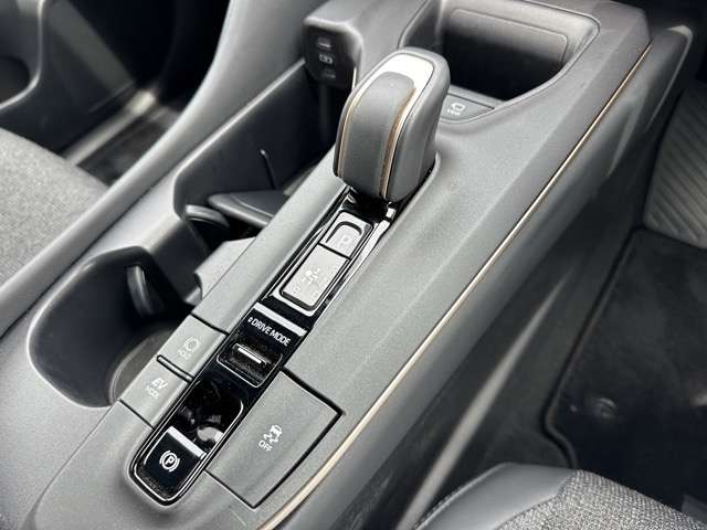 トヨタ クラウン　クロスオーバー　ハイブリッド ２．５ Ｇ Ｅ－ＦＯＵＲ ４ＷＤ R6年 (東海) 99