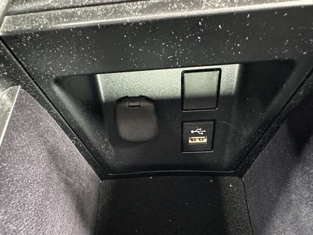 トヨタ クラウン　クロスオーバー　ハイブリッド ２．５ Ｇ Ｅ－ＦＯＵＲ ４ＷＤ R6年 (東海) 99