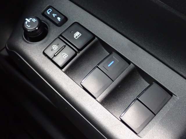 トヨタ アクア １．５ Ｘ R5年 (関東) 99