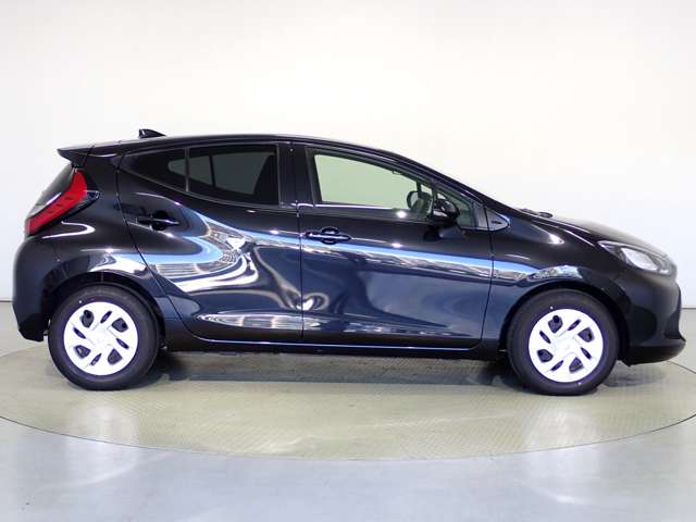 トヨタ アクア １．５ Ｘ R5年 (関東) 99