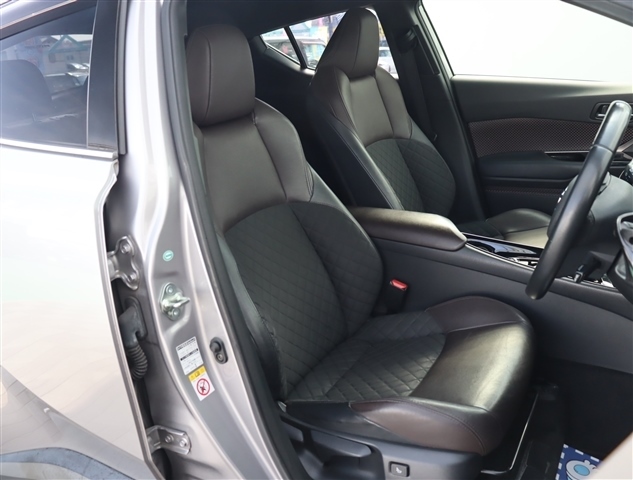 トヨタ Ｃ−ＨＲ ハイブリッド １．８ Ｇ H30年 (関東) 99