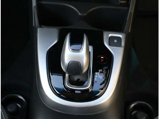 ホンダ フィット　ハイブリッド １．５ ハイブリッド Ｌ ホンダセンシング H30年 (関東) 99