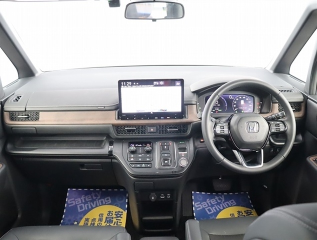 ホンダ ステップワゴン　ハイブリッド ２．０ Ｅ：ＨＥＶ スパーダ R4年 (関東) 99