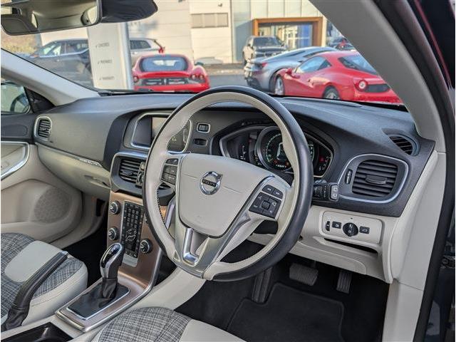 ボルボ Ｖ４０クロスカントリー Ｄ４ モメンタム ディーゼルターボ H30年 (東北) 99