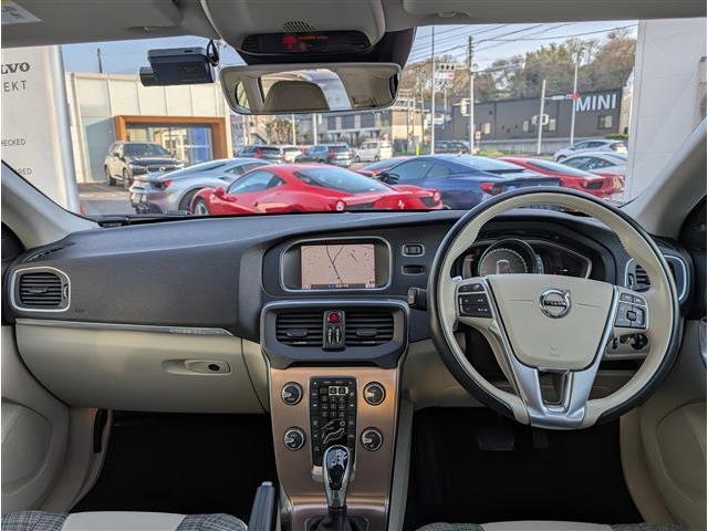 ボルボ Ｖ４０クロスカントリー Ｄ４ モメンタム ディーゼルターボ H30年 (東北) 99