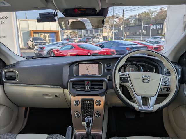 ボルボ Ｖ４０クロスカントリー Ｄ４ モメンタム ディーゼルターボ H30年 (東北) 99