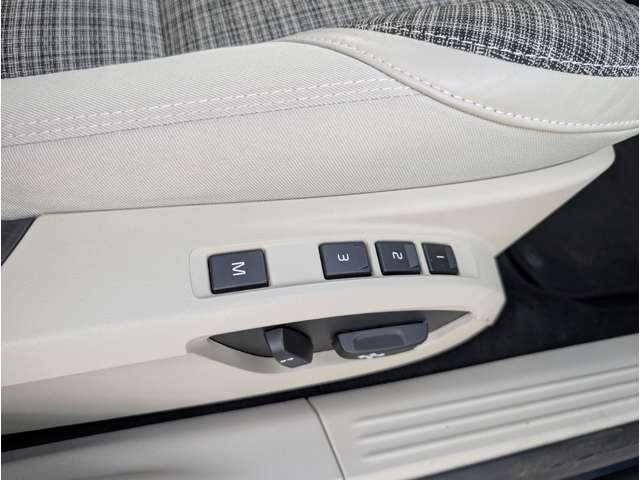 ボルボ Ｖ４０クロスカントリー Ｄ４ モメンタム ディーゼルターボ H30年 (東北) 99