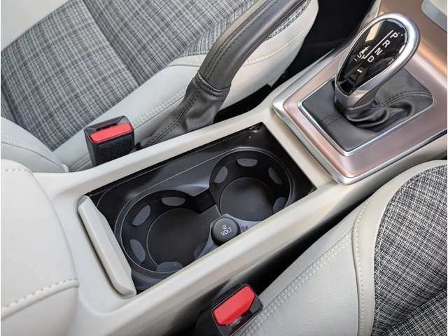 ボルボ Ｖ４０クロスカントリー Ｄ４ モメンタム ディーゼルターボ H30年 (東北) 99