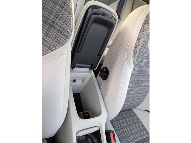 ボルボ Ｖ４０クロスカントリー Ｄ４ モメンタム ディーゼルターボ H30年 (東北) 99